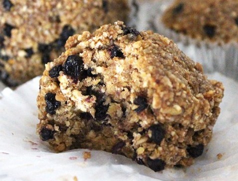 Vegan Blueberry Oatmeal Muffins